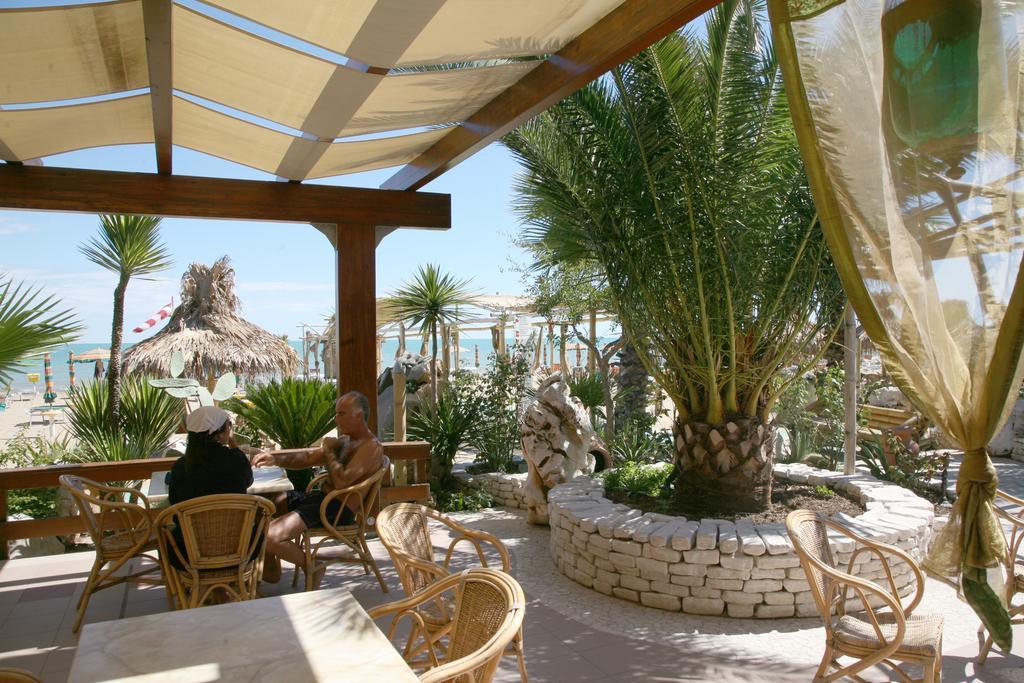 Oasi Beach Hotel Vieste Exterior photo